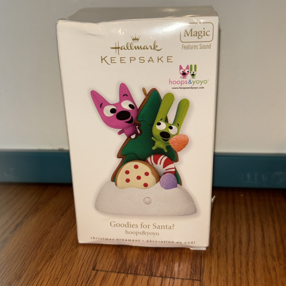 Hallmark Keepsake 2011 Christmas Ornament Hoops & Yoyo What's Shakin'? Untested